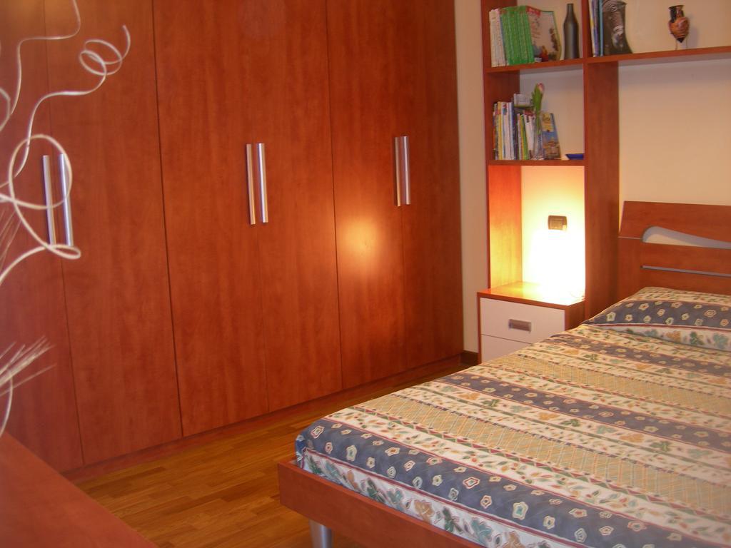 La Rondine Daire Lucca Oda fotoğraf